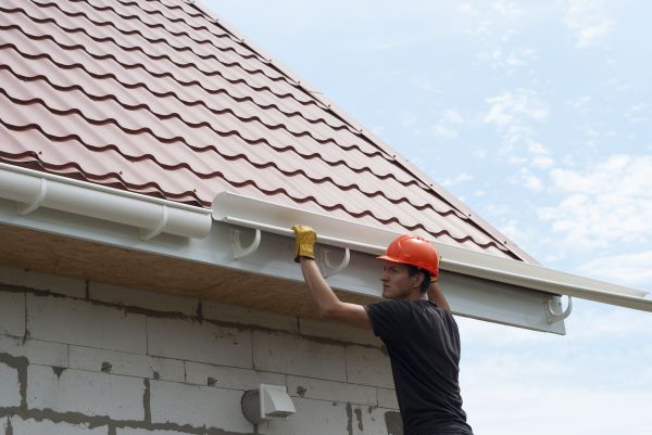 Rain Gutter Repair in Lincoln