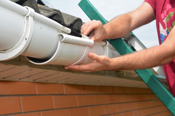 Cost of Large Gutter Repair in Lincoln