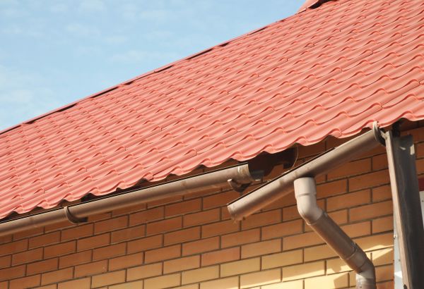Loose Gutter Repair in Lincoln